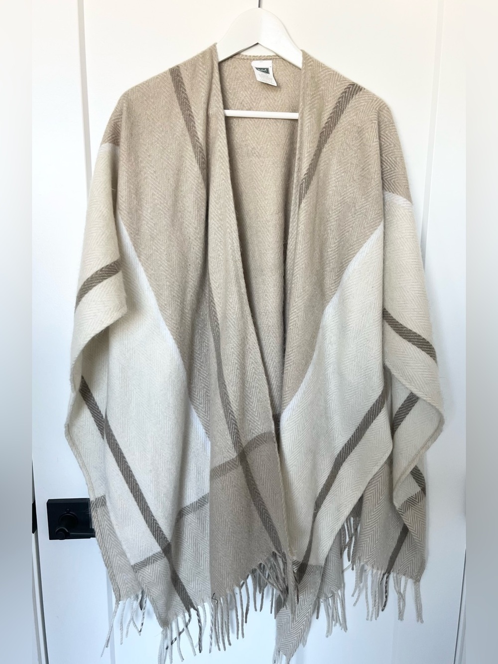 Woolrich Shawl Poncho Blanket Wrap Women's One Size Tan Miranda Plaid Western